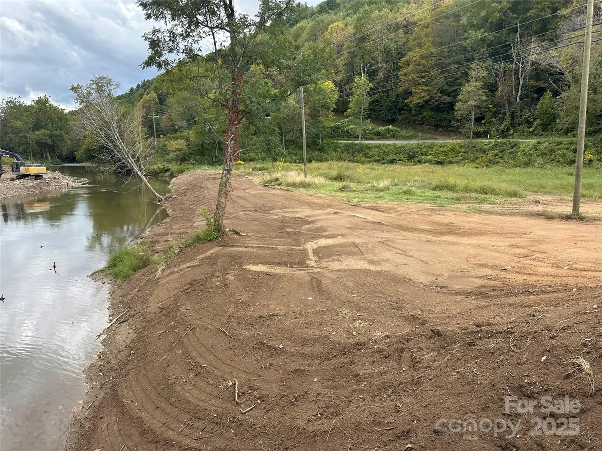 000 Highland River Parkway #3, Spruce Pine, NC 28777 - Image #1