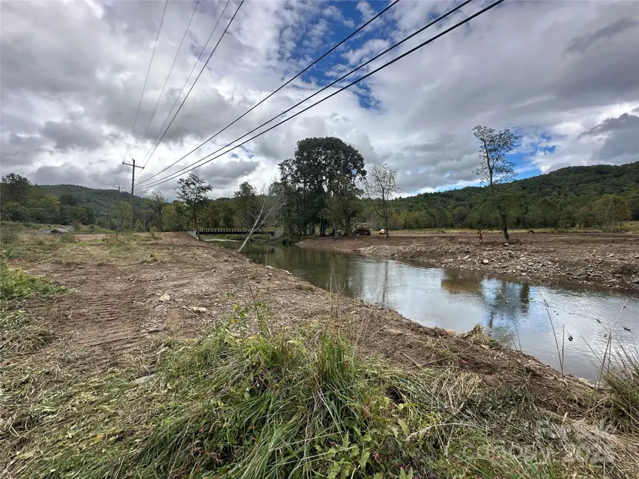 000 Highland River Parkway #3, Spruce Pine, NC 28777 - Image #2