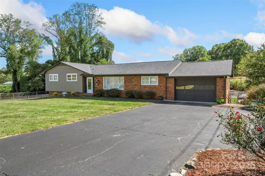 1300 Hankins Road, Marion, NC 28752 - Image #3