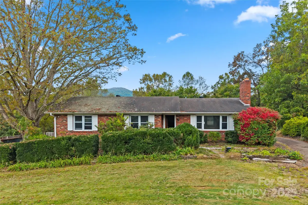 126 College Circle, Swannanoa, NC 28778 - Image #1