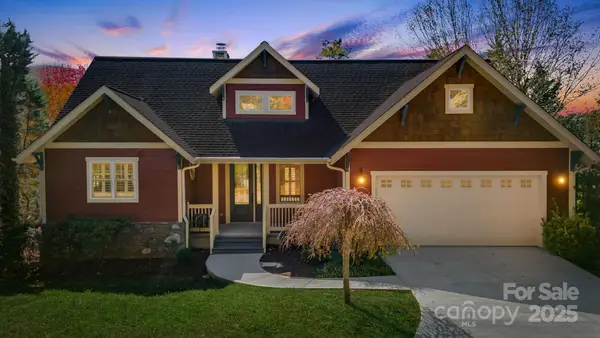 2 Oakhaven Terrace, Asheville, NC 28803