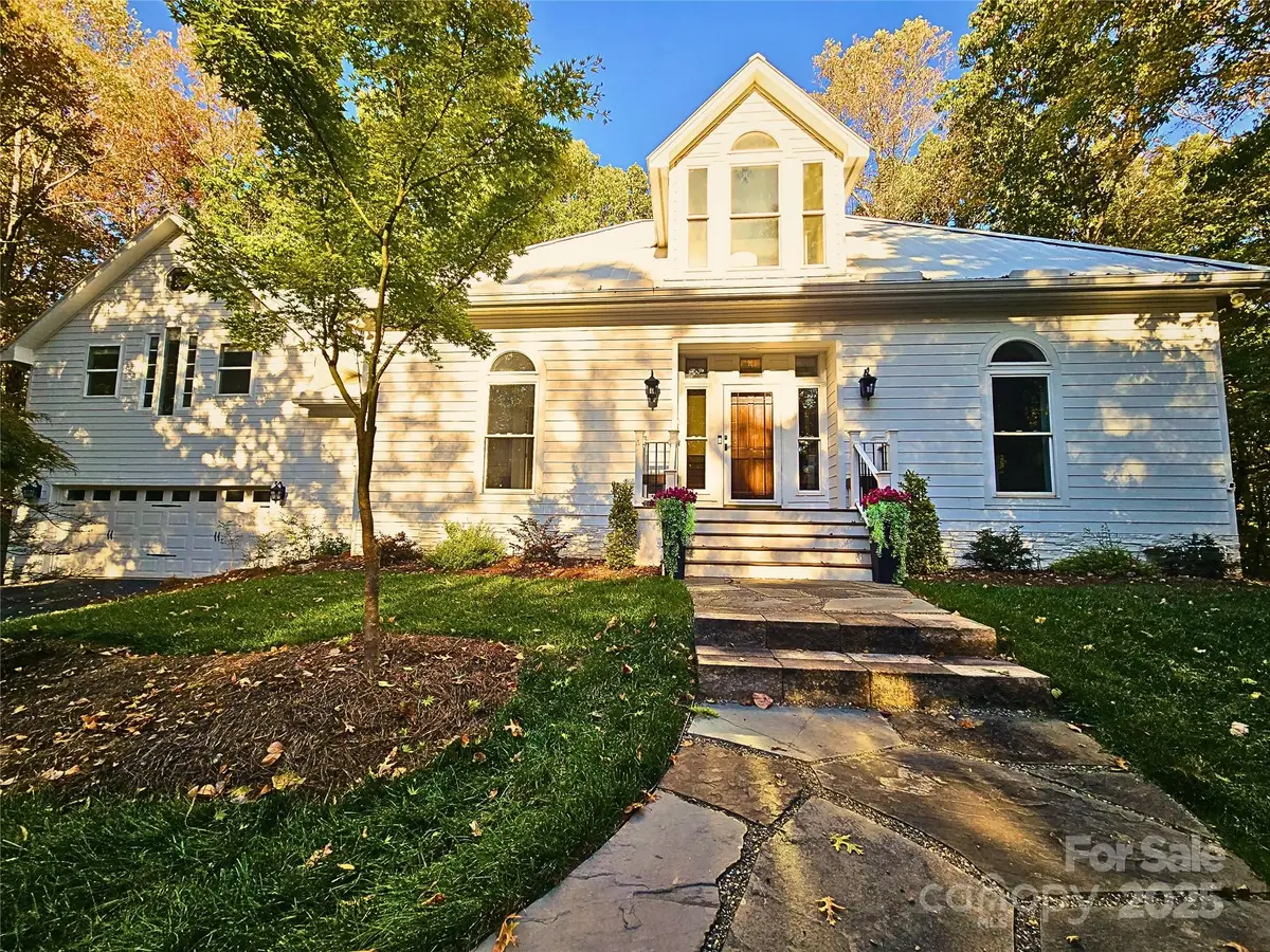 625 Lochaven Road, Waxhaw, NC 28173 - Image #1