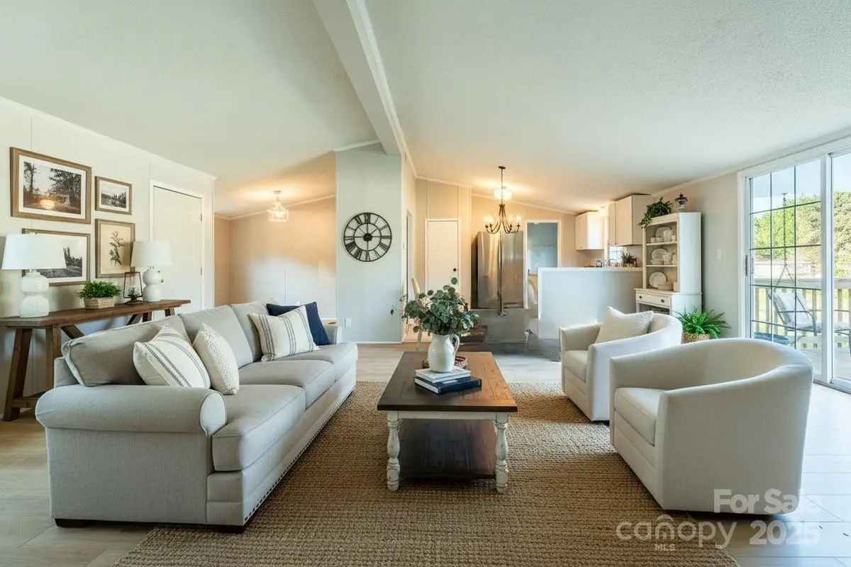 2918 23rd Avenue Ne, Hickory, NC 28601 - Image #1