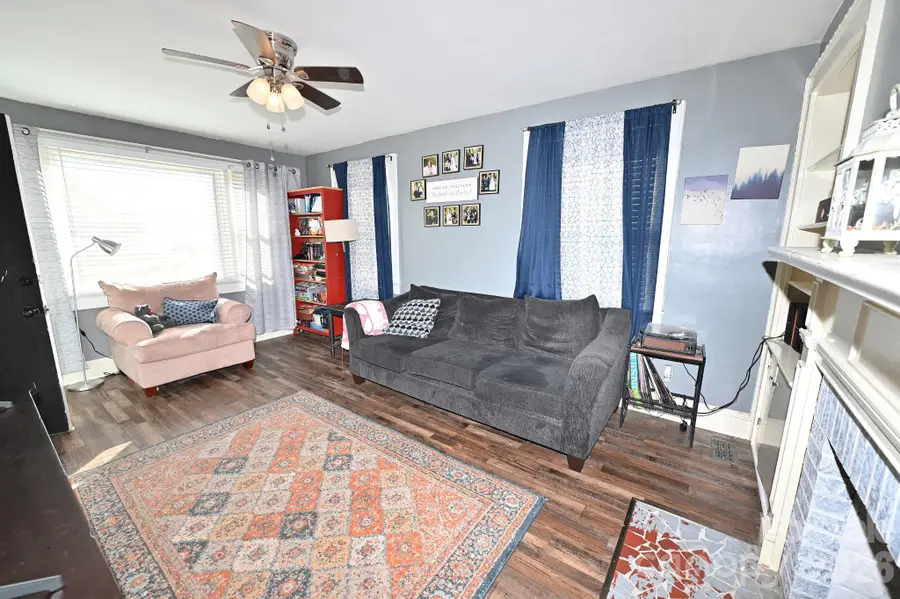 614 S Ashe Avenue, Newton, NC 28658 - Image #2