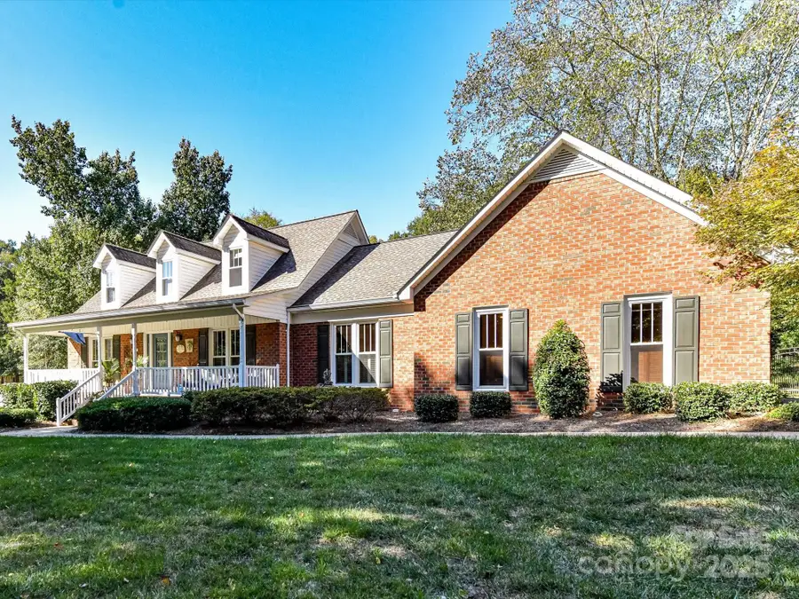8320 Camelot Drive, Harrisburg, NC 28075 - Image #2