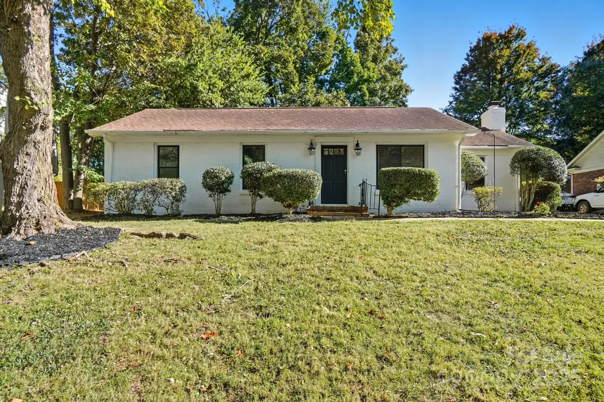 7108 Ludwig Drive, Charlotte, NC 28215 - Image #1