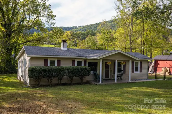 948 Riceville Road, Asheville, NC 28805