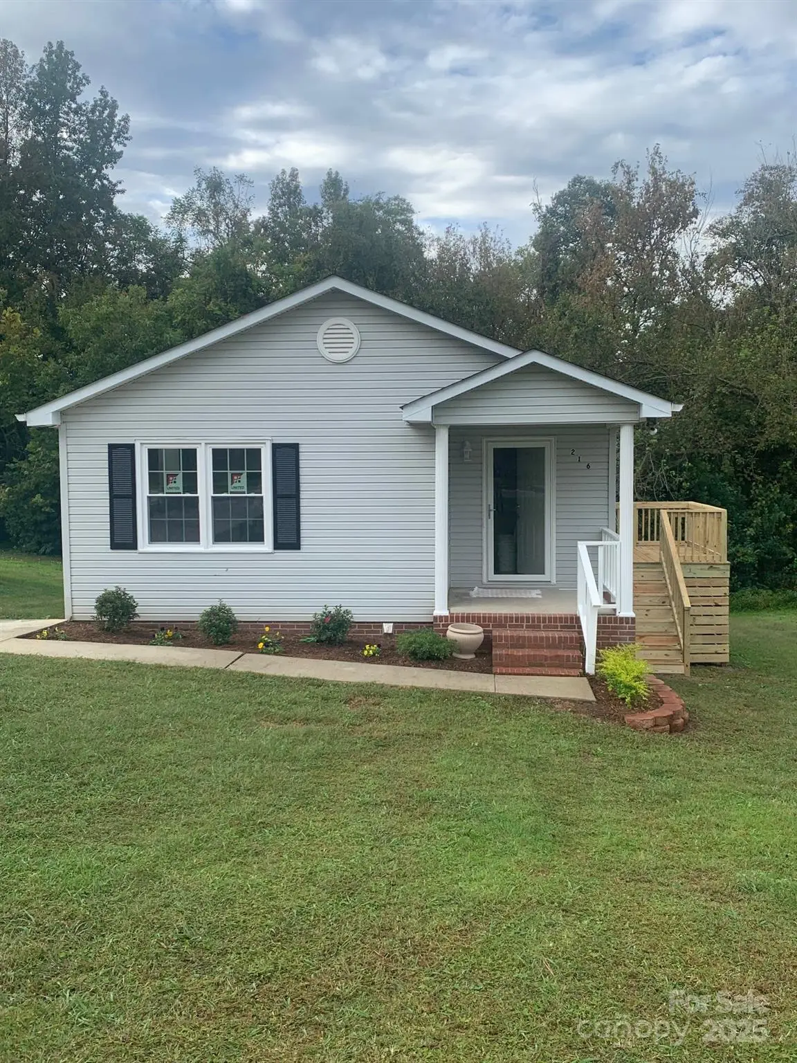 216 E Alabama Avenue, Bessemer City, NC 28016 - Image #1