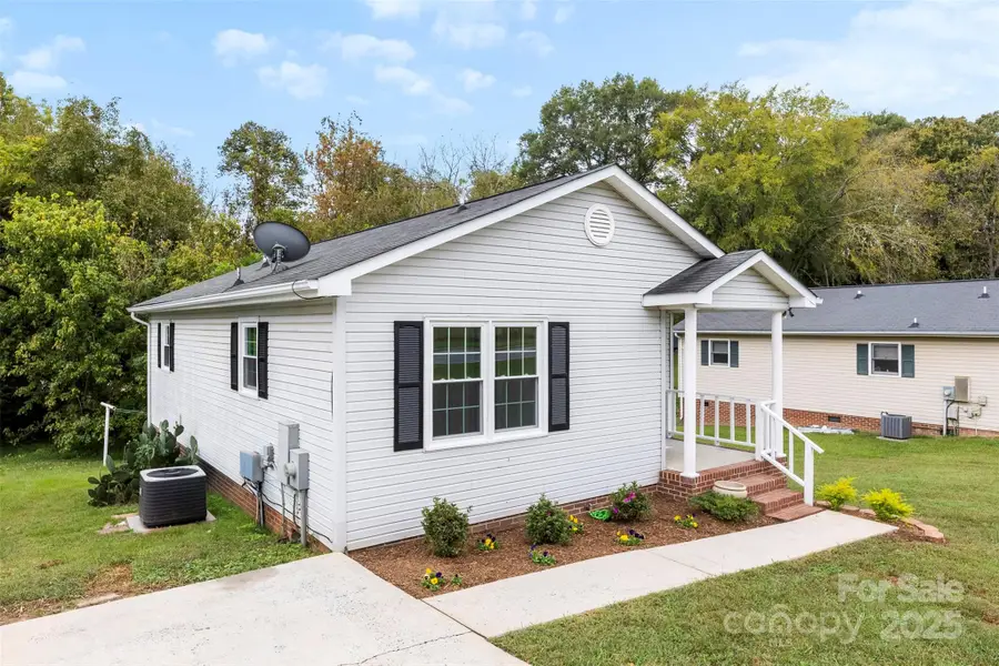 216 E Alabama Avenue, Bessemer City, NC 28016 - Image #3