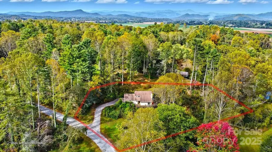 207 Wood Dale Drive, Hendersonville, NC 28791 - Image #2