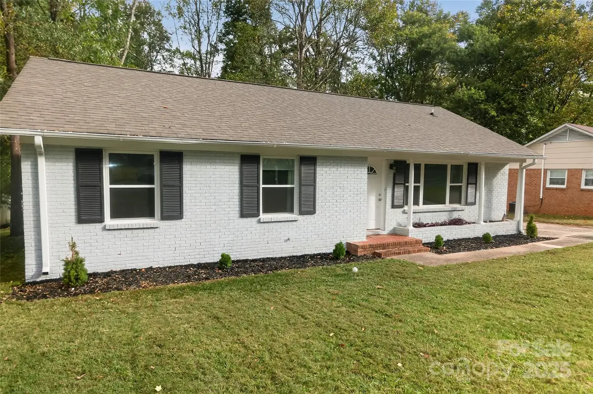 324 Clearbrook Road, Matthews, NC 28105 - Image #1