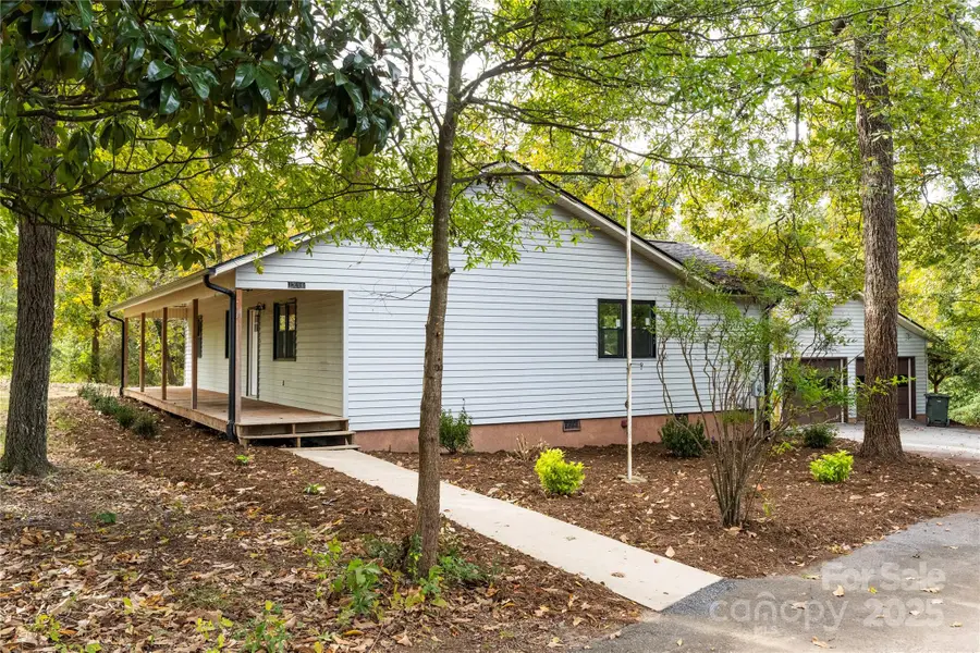 1210 29th Avenue Drive Ne, Hickory, NC 28601 - Image #2