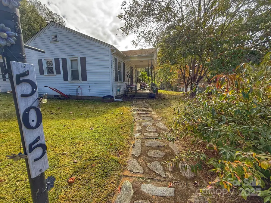 505 NW Charles Place Nw, Lenoir, NC 28645 - Image #2