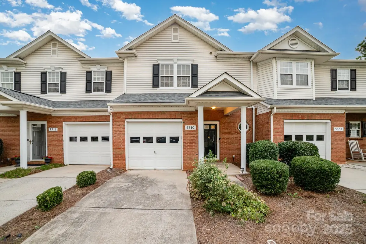 5310 Waverly Lynn Lane, Charlotte, NC 28269 - Image #1