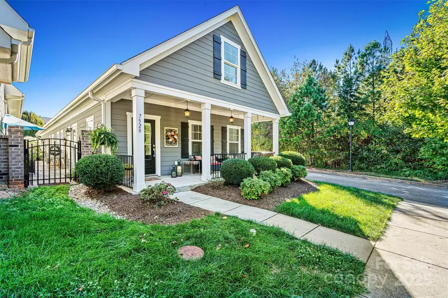7520 Fairway Villa Circle, Denver, NC 28037 - Image #2