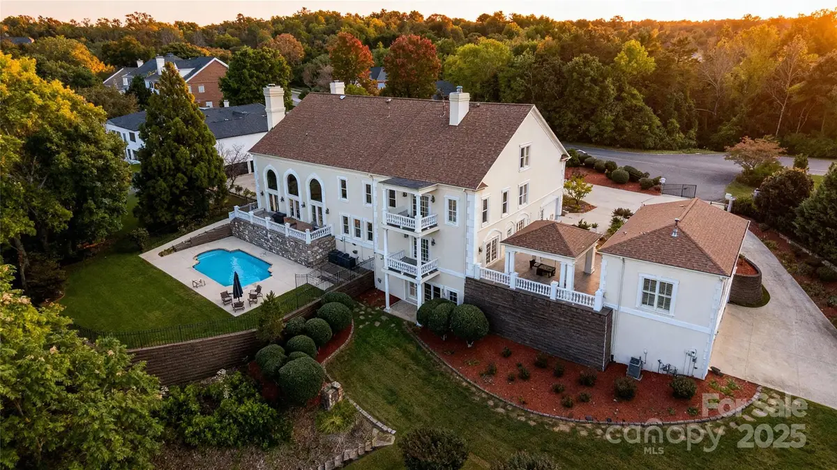 822 36th Avenue Place Nw, Hickory, NC 28601 - Image #1