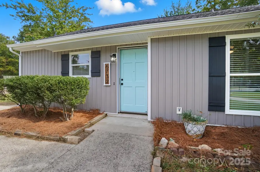 6732 Park Hickory Drive, Charlotte, NC 28227 - Image #2