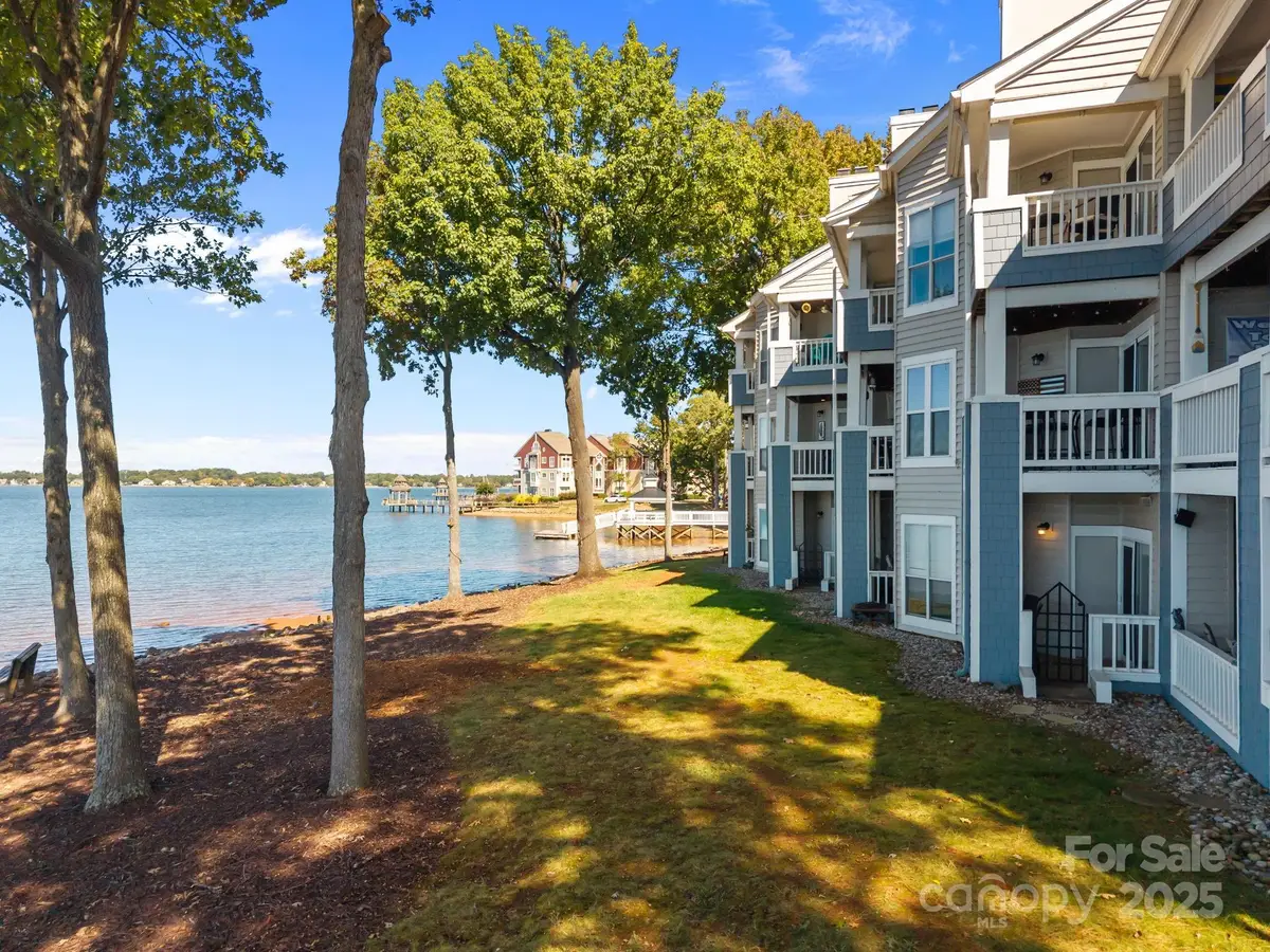 907 Southwest Drive, Davidson, NC 28036 - Image #1