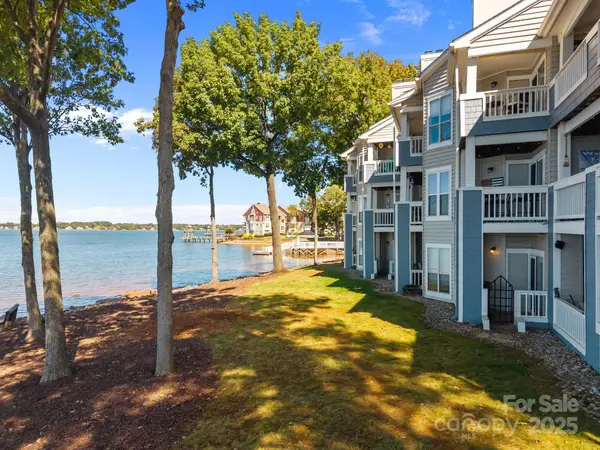 907 Southwest Drive, Davidson, NC 28036