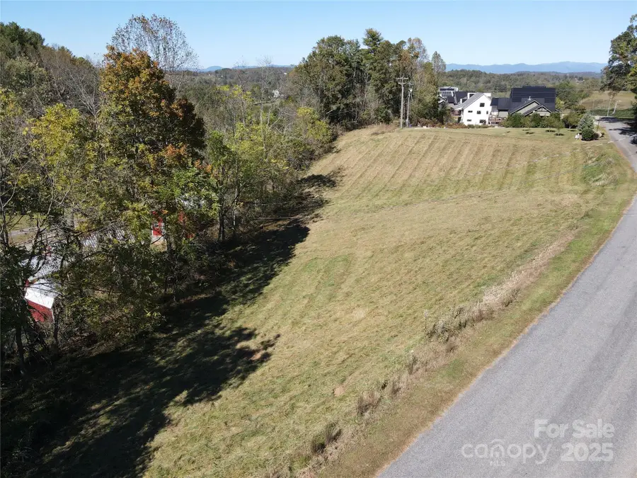 215 Old Macedonia Road, Asheville, NC 28804 - Image #2