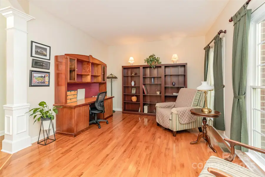 8437 Kilmartin Lane, Charlotte, NC 28269 - Image #3