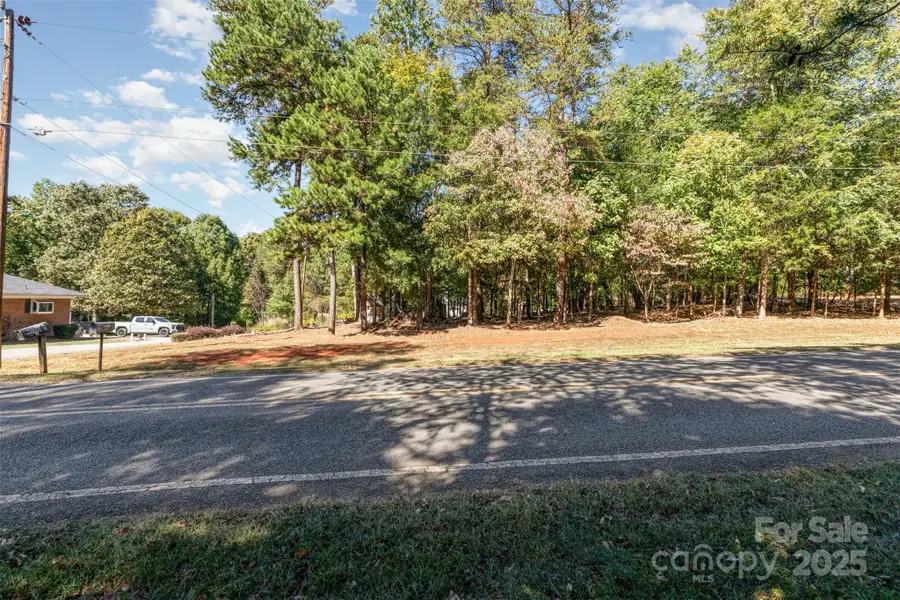 13700 Woody Point Road, Charlotte, NC 28278 - #2