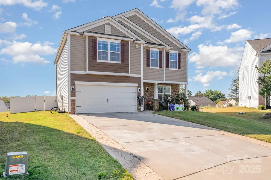 7415 Foxgate Circle, Charlotte, NC 28215 - Image #3