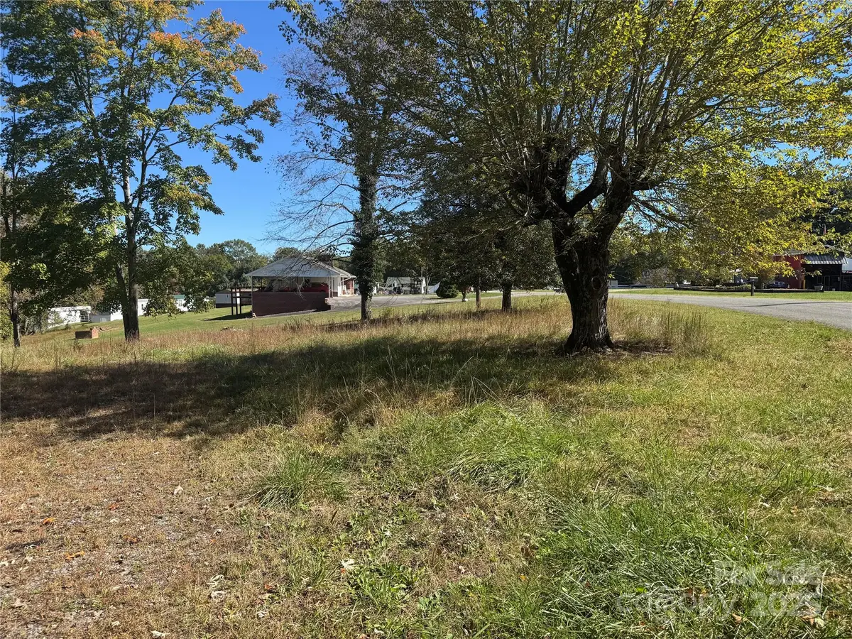 112 Centerwood Drive, Mount Airy, NC 27030 - Image #1