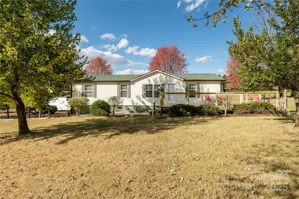 41 Little Hungry Road, Hendersonville, NC 28792