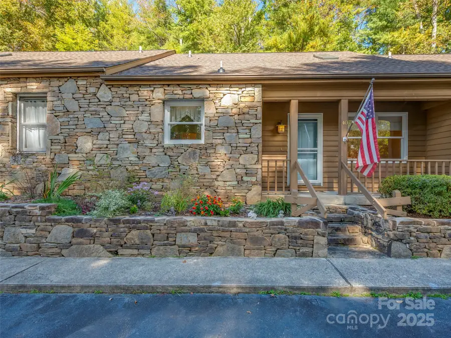 40 Sagebrush Circle, Etowah, NC 28729 - Image #3
