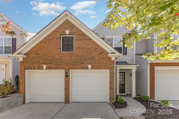 9243 Mcalwaine Preserve Avenue, Charlotte, NC 28277