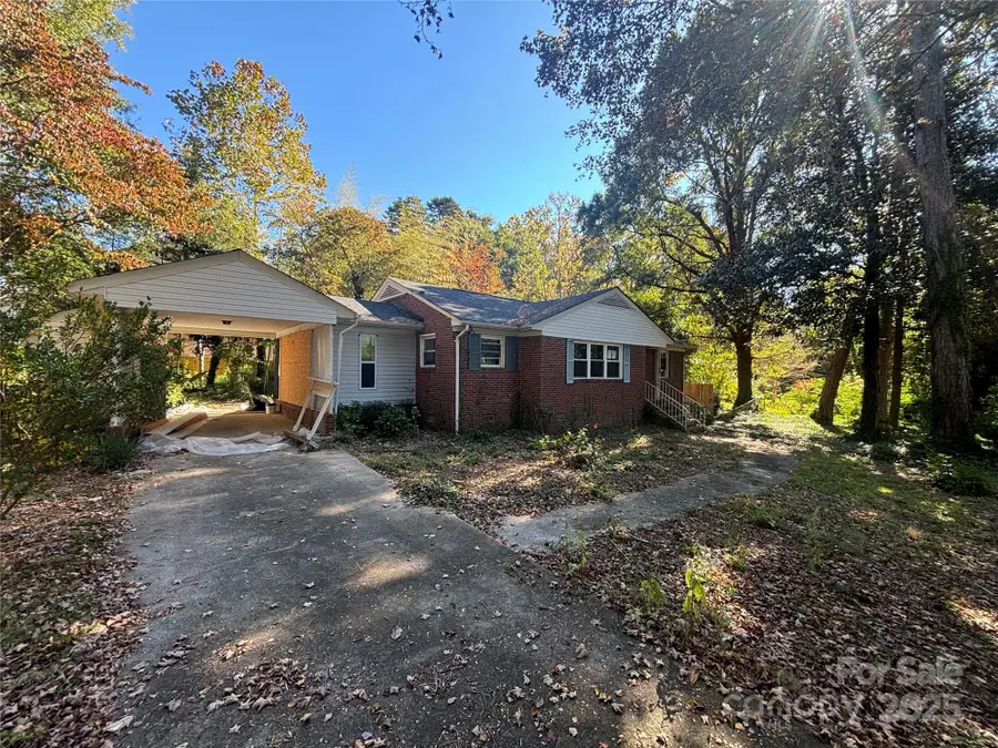 137 Birchwood Drive, Charlotte, NC 28214 - Image #2