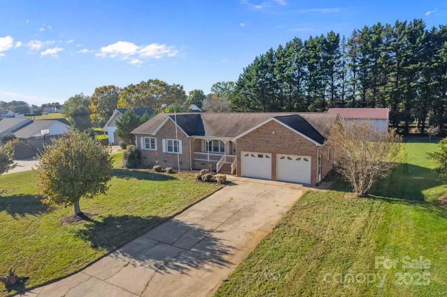 5149 Olde School Drive, Hickory, NC 28602 - Image #3
