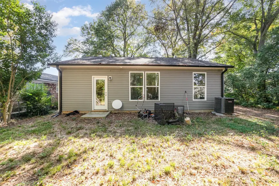 204 E Page Avenue, Gastonia, NC 28052 - Image #3