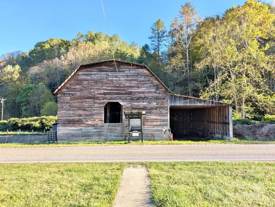 718 Bald Mountain Road, Burnsville, NC 28714 - Image #3