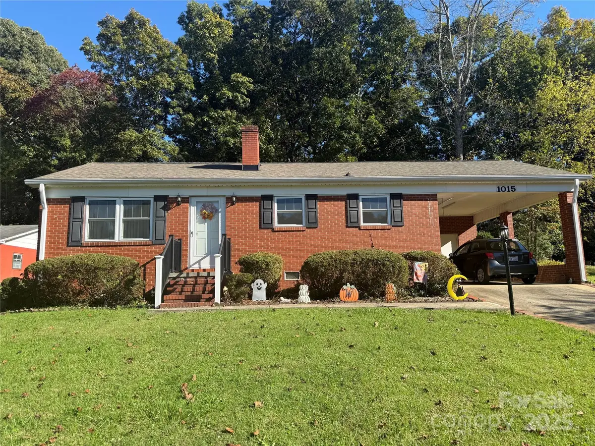 1015 8th Avenue Sw, Conover, NC 28613 - #1