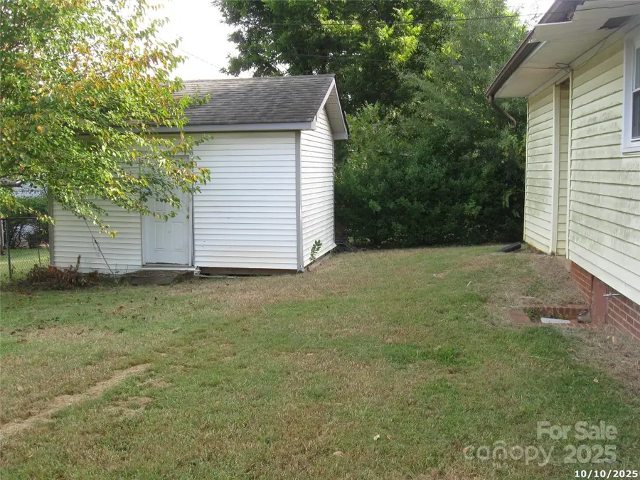 573 10th Avenue Drive Se, Hickory, NC 28602 - Image #3