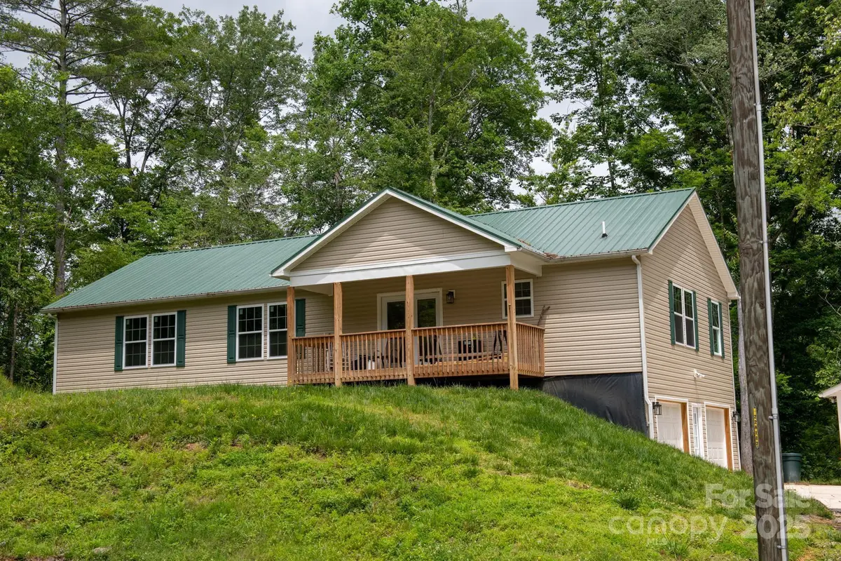 1036 Williamsburg Drive, Lenoir, NC 28645 - Image #1