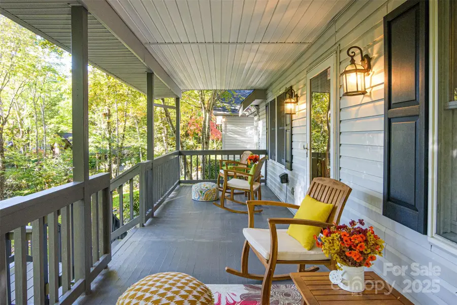 163 Ridgeview Drive, Hendersonville, NC 28792 - Image #2