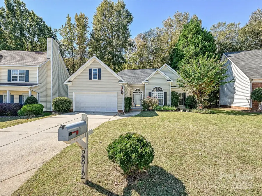 2812 Huckleberry Hill Drive, Fort Mill, SC 29715 - Image #2