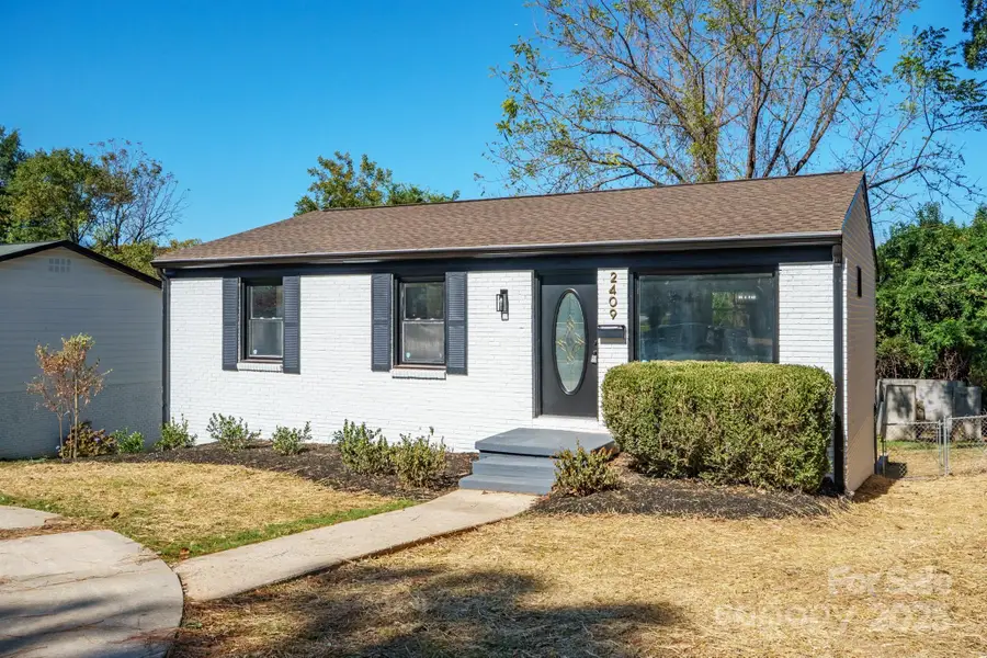 2409 Abelwood Road, Charlotte, NC 28216 - Image #2