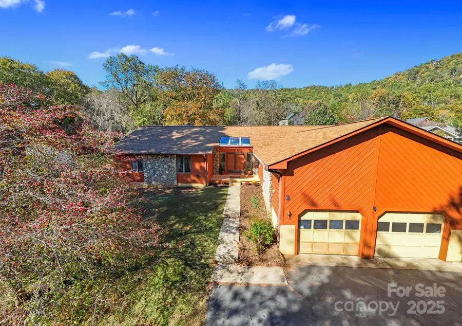 6 Haw Creek Circle, Asheville, NC 28805 - Image #3