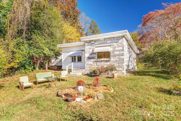 32 Merion Drive, Asheville, NC 28806