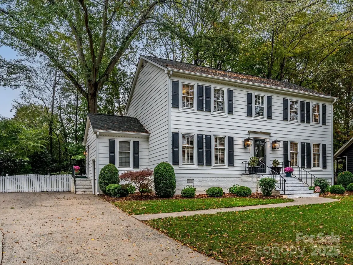 4913 Crooked Oak Lane, Charlotte, NC 28226 - Image #1