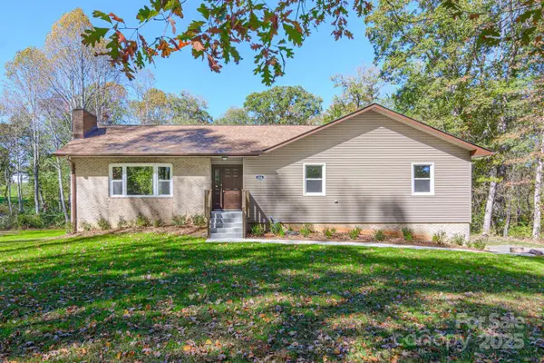 126 Anthony Drive, East Flat Rock, NC 28726