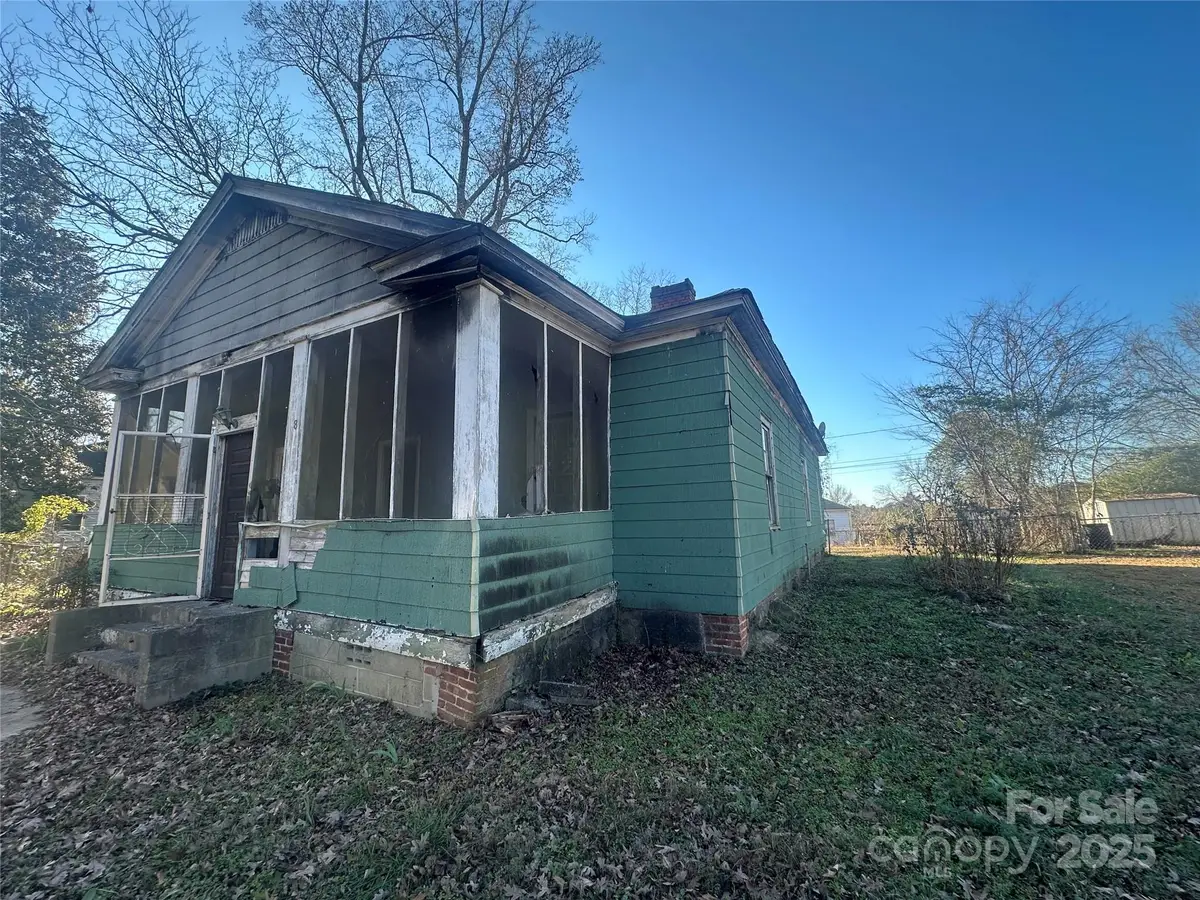 58 Oak Street, Great Falls, SC 29055 - Image #1