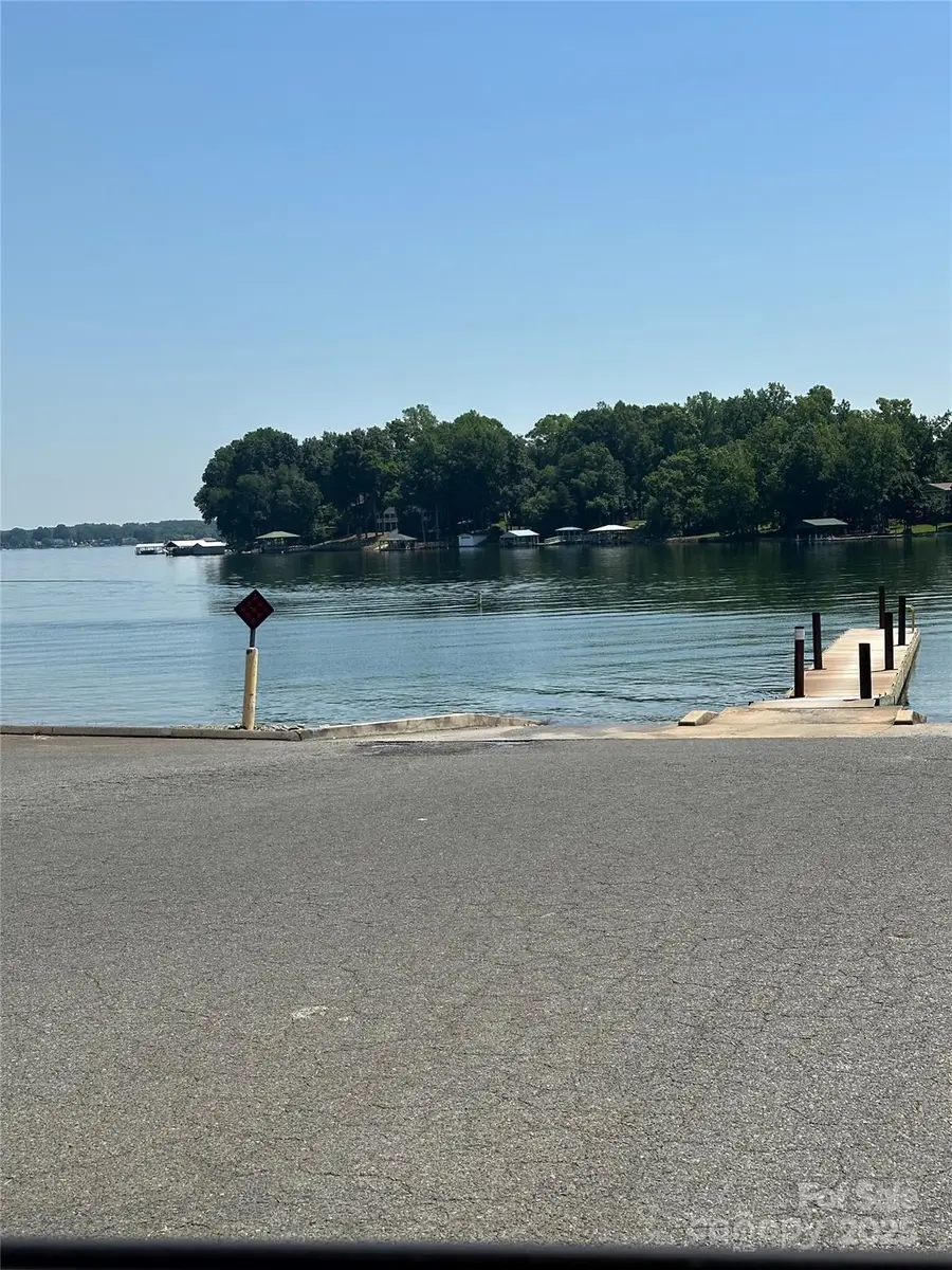 7464 Albemarle Drive, Denver, NC 28037 - Image #2