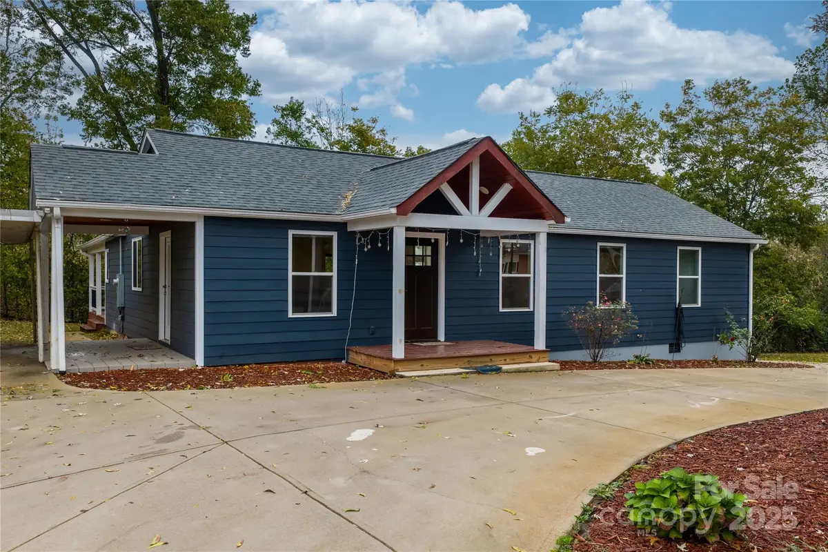 1515 Berkley Street Sw, Lenoir, NC 28645 - Image #1