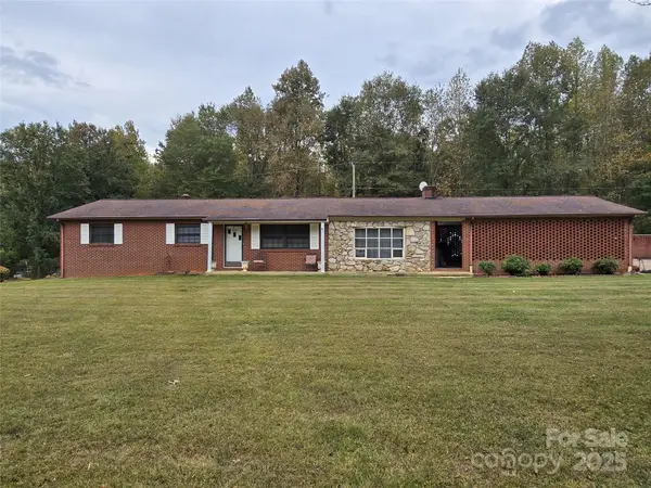 3678 Sunset Grill Street, Connelly Springs, NC 28612