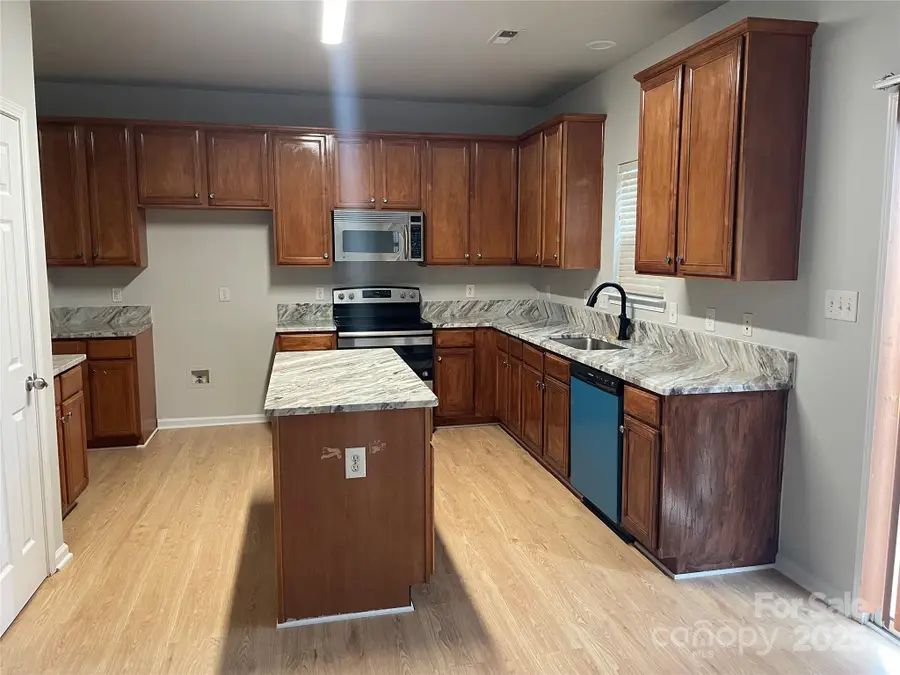 7027 Napton Court, Charlotte, NC 28213 - Image #2